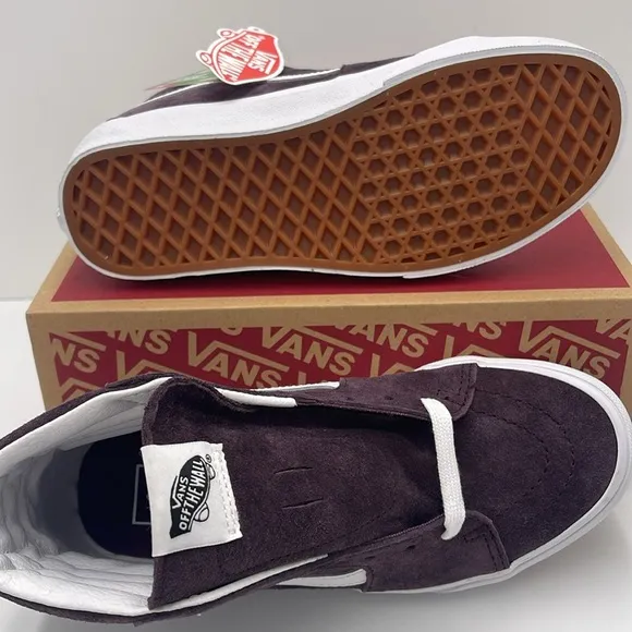 Vans WMNS High-Top Sneakers - Purple and White Sk8-HiPig Suede Wine Tasting