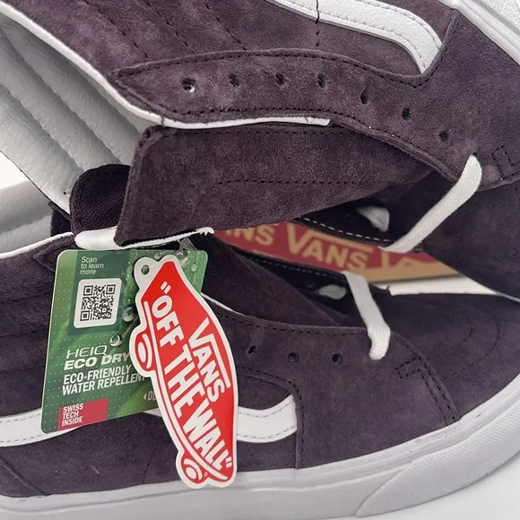 Vans WMNS High-Top Sneakers - Purple and White Sk8-HiPig Suede Wine Tasting