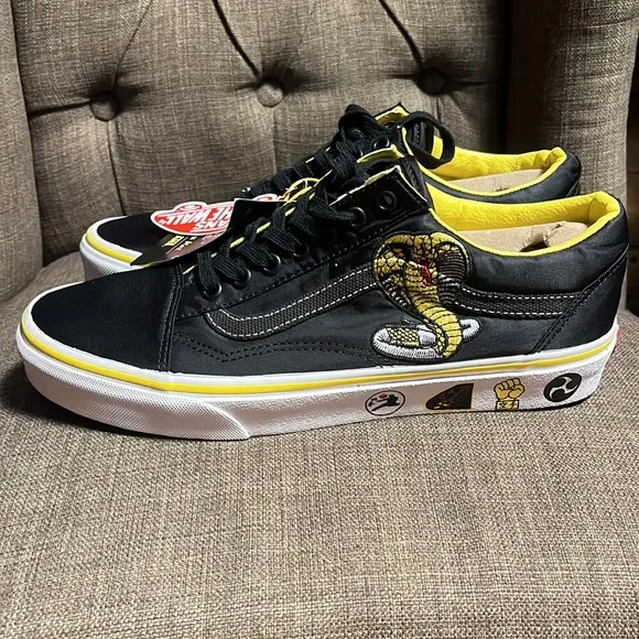 Vans X Cobra Kai Old Skool Shoes U.S. M8.5 W10... Black Yellow Low Top NWT