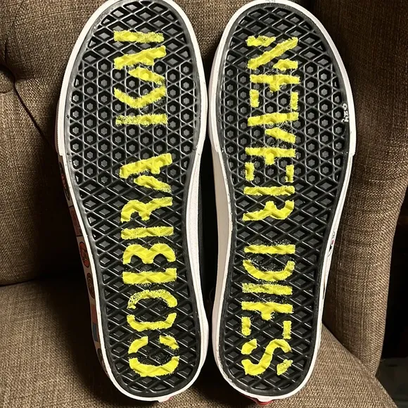 Vans X Cobra Kai Old Skool Shoes U.S. M8.5 W10... Black Yellow Low Top NWT