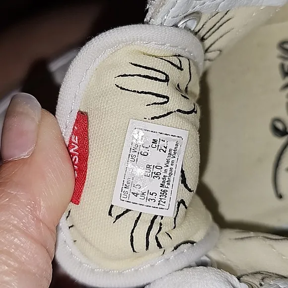 Vans/Disney Mickey hands lace up shoes