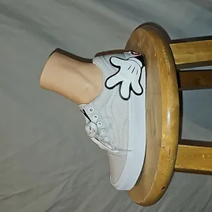 Vans/Disney Mickey hands lace up shoes