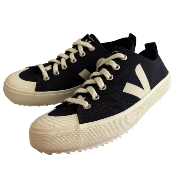 Veja Anthropologie Women’s Wata II Low-Top Sneakers Size 7