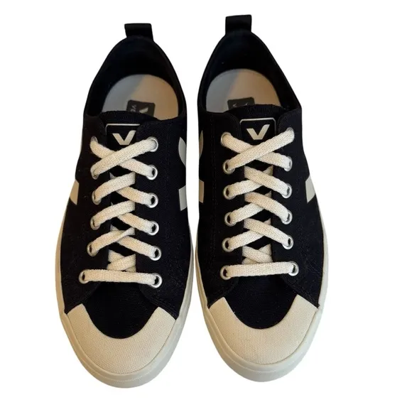 Veja Anthropologie Women’s Wata II Low-Top Sneakers Size 7
