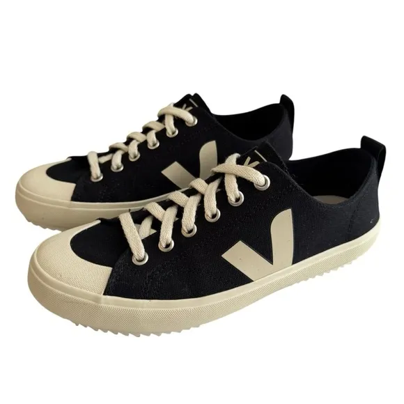 Veja Anthropologie Women’s Wata II Low-Top Sneakers Size 7