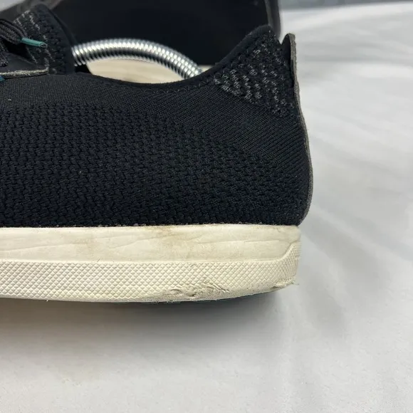 Vessi Weekend Sneaker Mens Size 10 Womens Size 11 Waterproof Shoes Black White