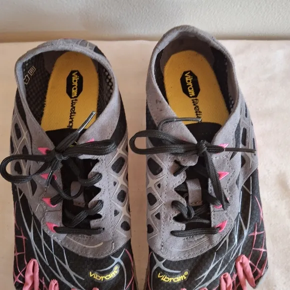 Vibram FiveFingers Athletic Shoes Size 41