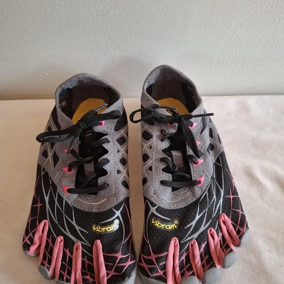 Vibram FiveFingers Athletic Shoes Size 41