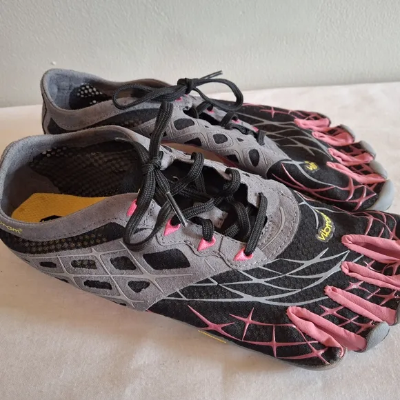 Vibram FiveFingers Athletic Shoes Size 41