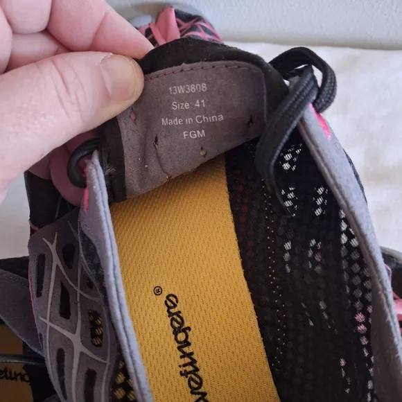 Vibram FiveFingers Athletic Shoes Size 41