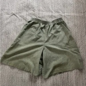 Vintage high rise linen like shorts size med