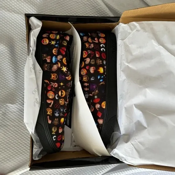 Vlado Footwear Milo Low Top Canvas Emoji Sneaker Men’s Size 12 New with Box