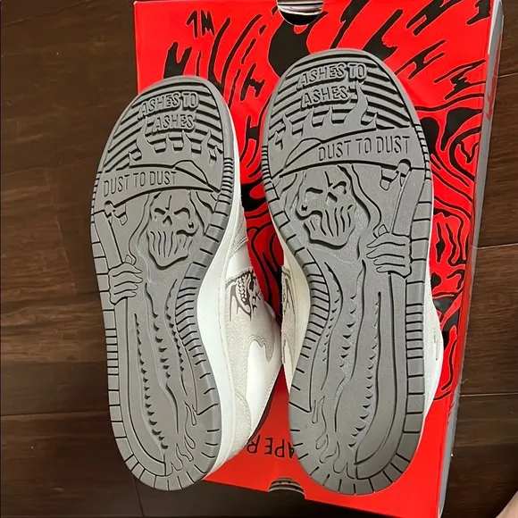 Warren Lotas Reaper Clean Slate Low-Top Sneakers and T shirt