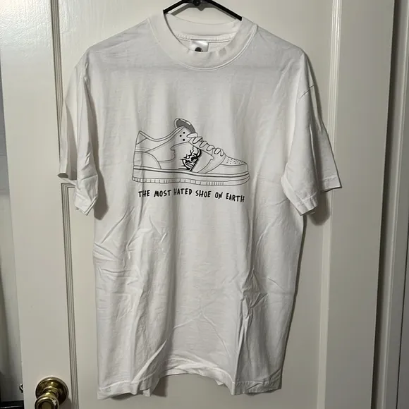 Warren Lotas Reaper Clean Slate Low-Top Sneakers and T shirt