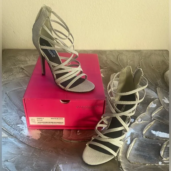 White And Gray 4&quot; Strappy Open Toe Heels Size 6.5~ By &quot;Shoedazzle&quot;~ New W/ Box‎