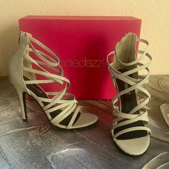 White And Gray 4&quot; Strappy Open Toe Heels Size 6.5~ By &quot;Shoedazzle&quot;~ New W/ Box‎