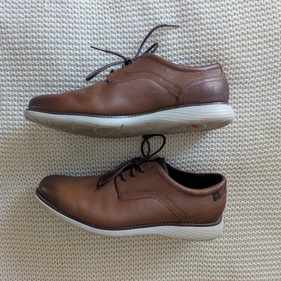 WIDE Rockport Garrett Oxford, Size 10 Wide, Brown with Cream Bottom