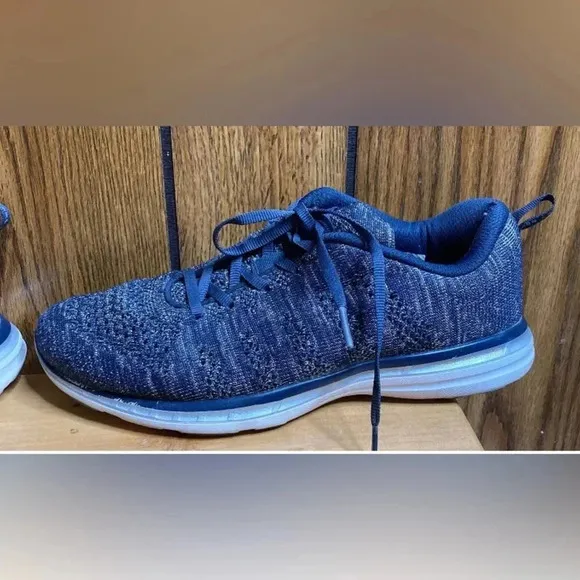 Woman APL Navy Blue Gold Techloom Pro Lace Up Athletic Sneakers Sz 8.5 Shoes