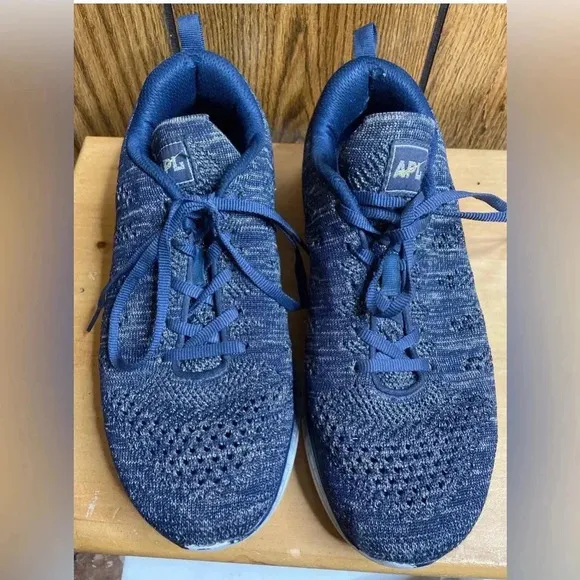 Woman APL Navy Blue Gold Techloom Pro Lace Up Athletic Sneakers Sz 8.5 Shoes