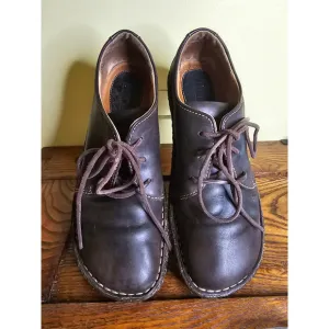 Women's Born Leather Size 8