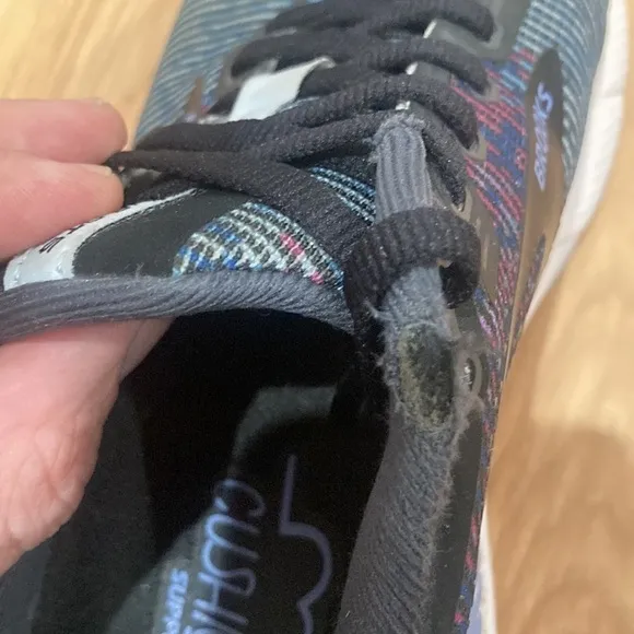 Women’s Brooks Adrenaline GTS 22