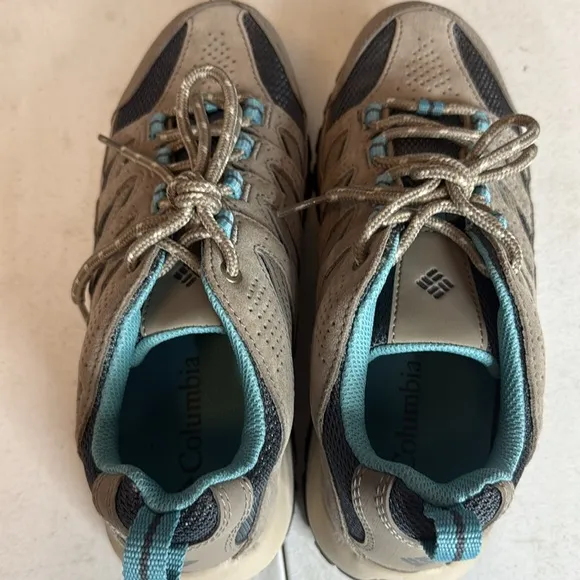Women’s Columbia Crestwood Low Waterproof Hiking Shoe Size 7 Tan/Teal EUC