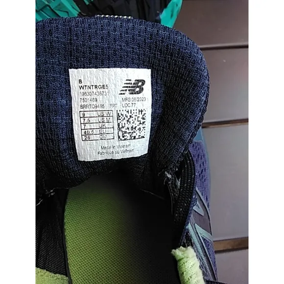 Women's New Balance Dynasoft Gor-TexTrail Running Shoes Size 9 Blue Green