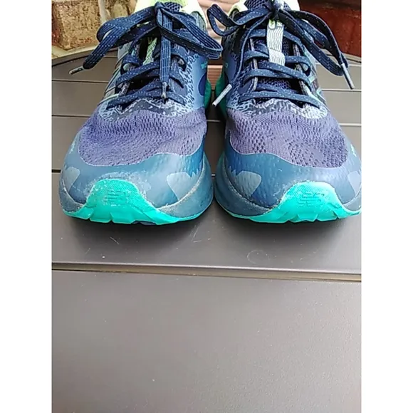 Women's New Balance Dynasoft Gor-TexTrail Running Shoes Size 9 Blue Green