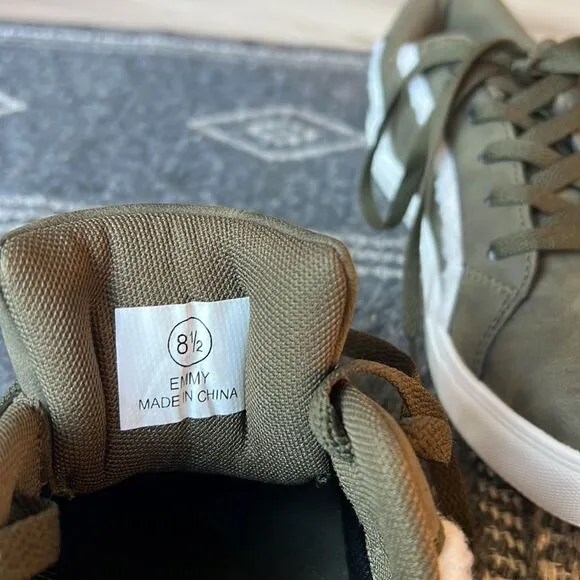 Women’s Olive Green Sneakers Lace Up Sherpa Heel Tab Size 8.5 M New!