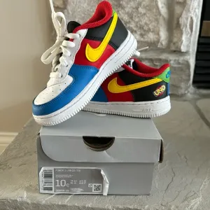 Youth 10 Nike Air Force 1 Low LV8 UNO edition shoes