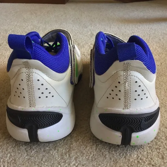 Youth Nike Team Hustle D11 Low Green Strike Racer Blue 2023