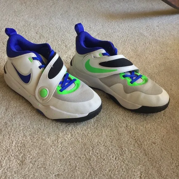 Youth Nike Team Hustle D11 Low Green Strike Racer Blue 2023