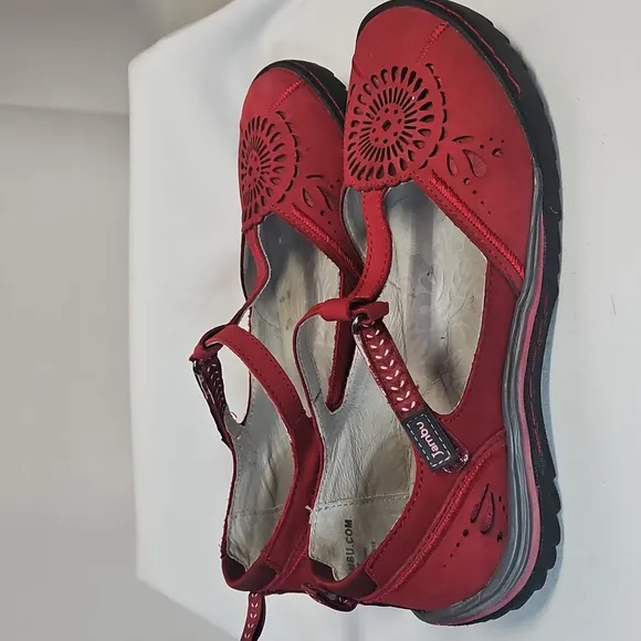 Zambou Red Leather All-Terrain Shoes